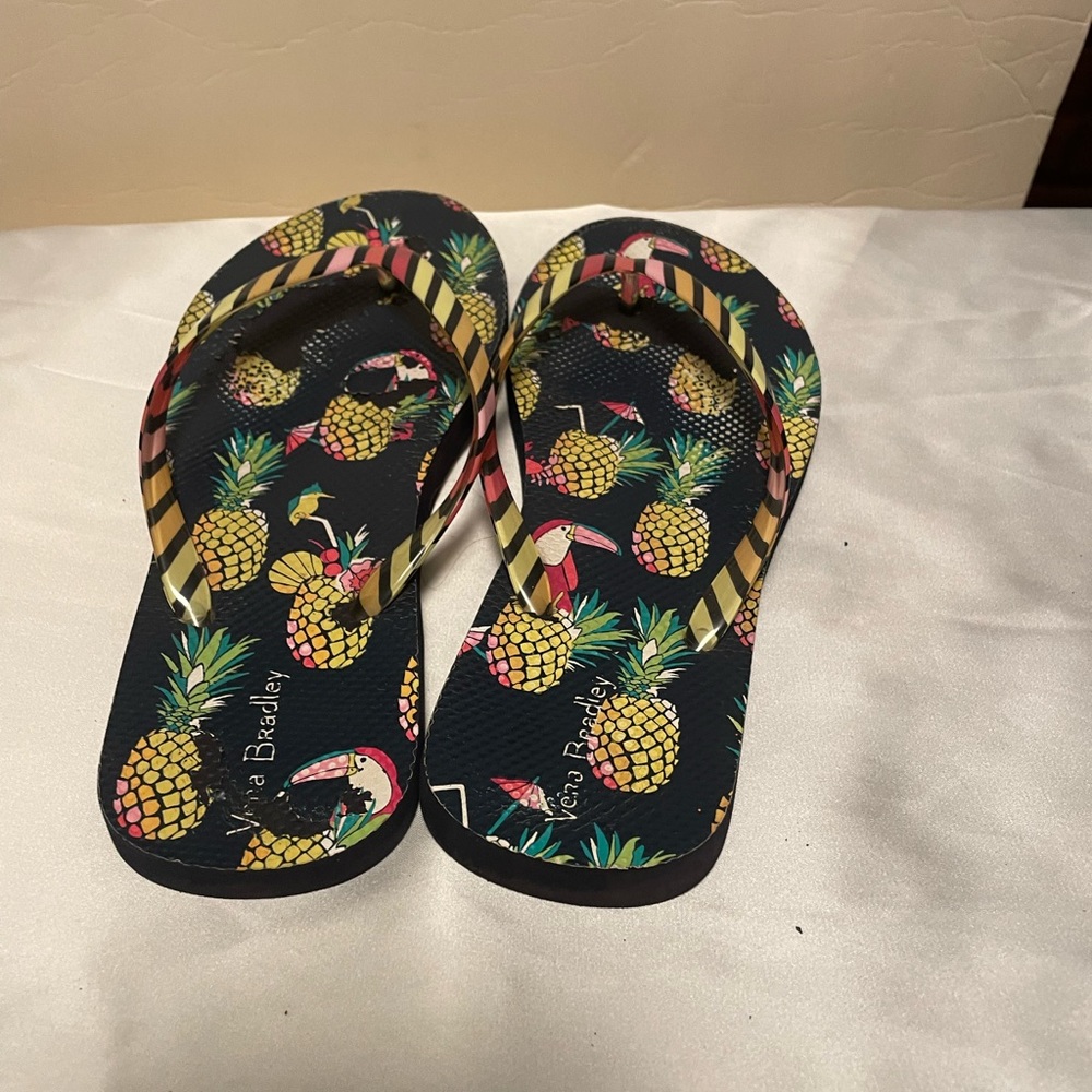 Vera Bradley Flip Flops Toucan Party Pineapple Tropical Small 5 - 6